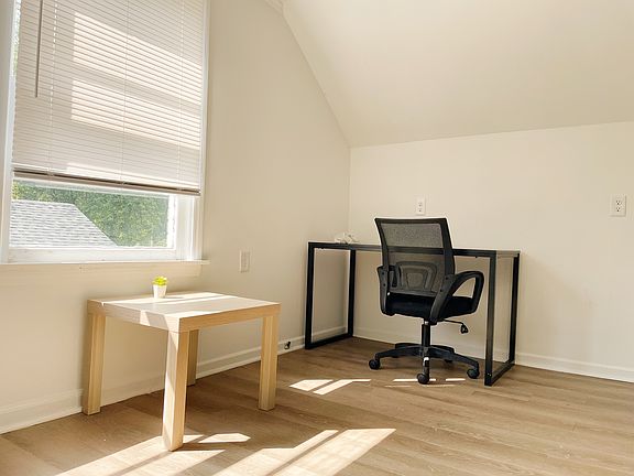 3rd image of 1113 W Hill St APT 2