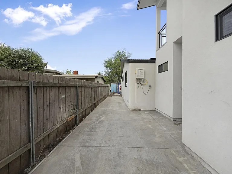 5313 Hewlett Dr — Photo 15
