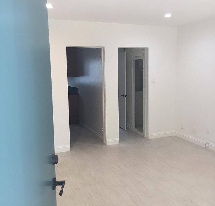 2nd image of 1020 Palm Ave APT 3
