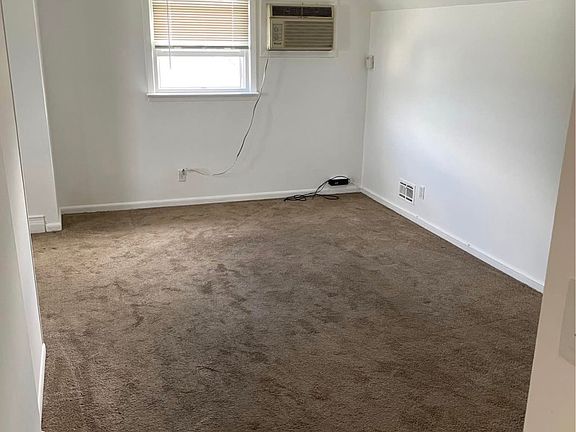 5th image of 242 Westervelt Pl #2