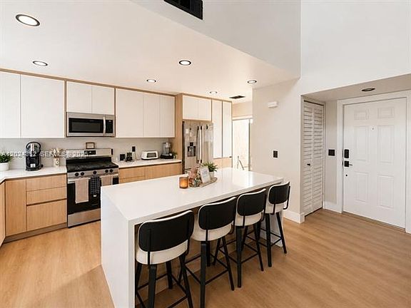5th image of 6538 NW 170th Ln #Townhouse 6538