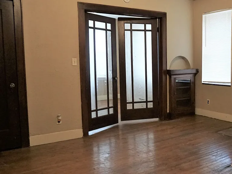 3400 N Robinson Ave — Photo 11