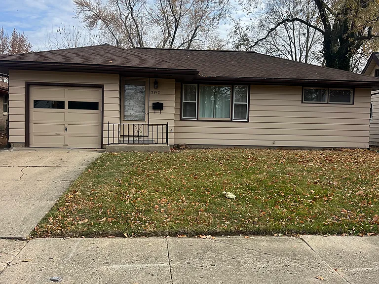 2912 N Avalon Pl — Photo 1