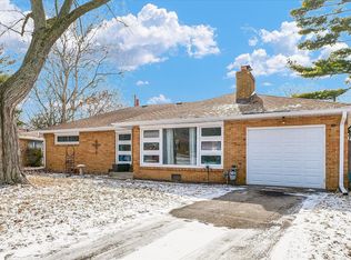 8 Normandy Pl, Champaign, IL 61821