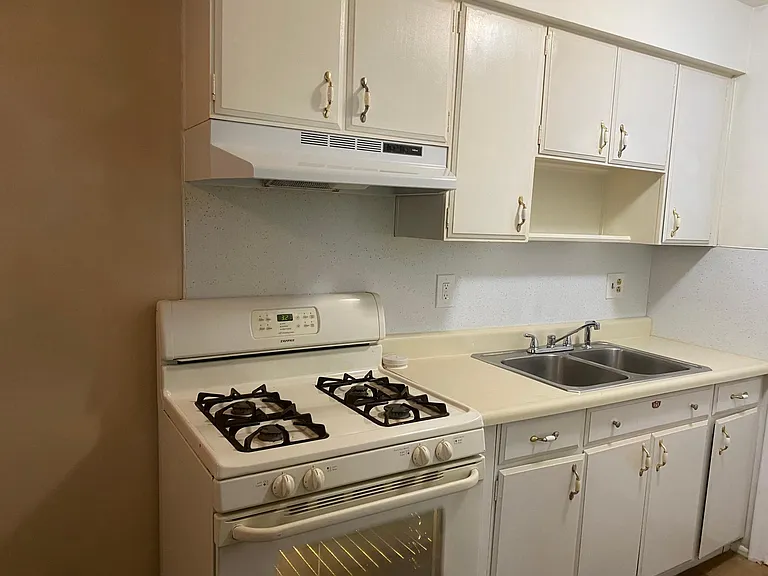 47129 Jefferson Ave #7 — Photo 5