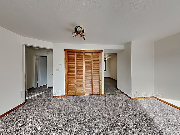3rd image of 5118 W Hoffman Pl