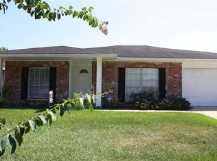 13823 New Village Ln, Sugar Land, TX 77498