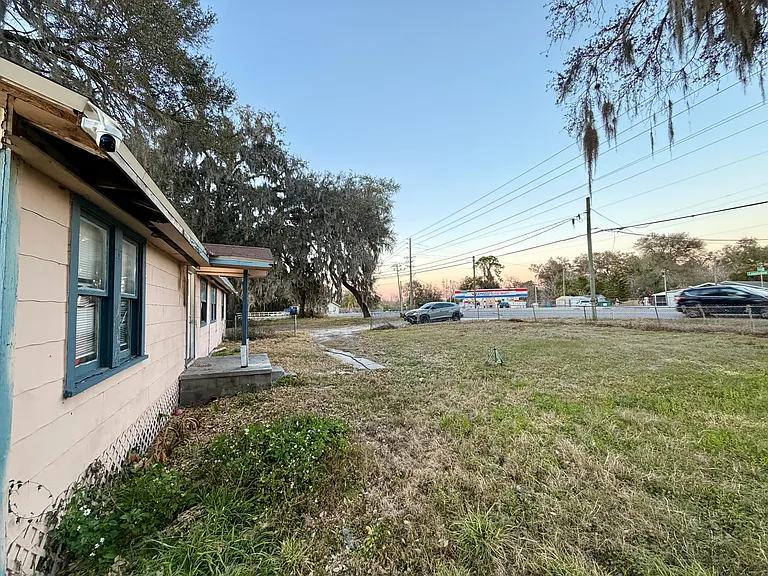 445 Longfellow Blvd — Photo 7