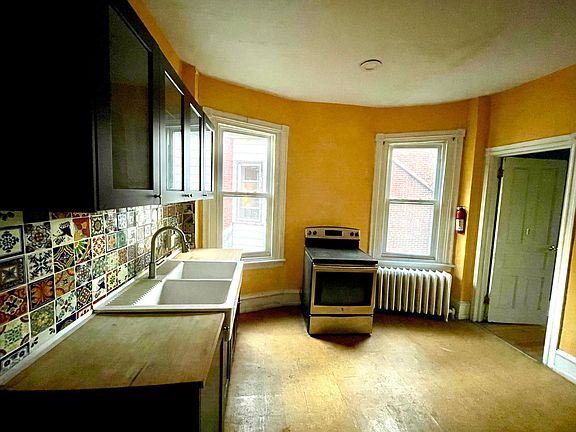 3rd image of 5007 Cedar Ave Floor 2