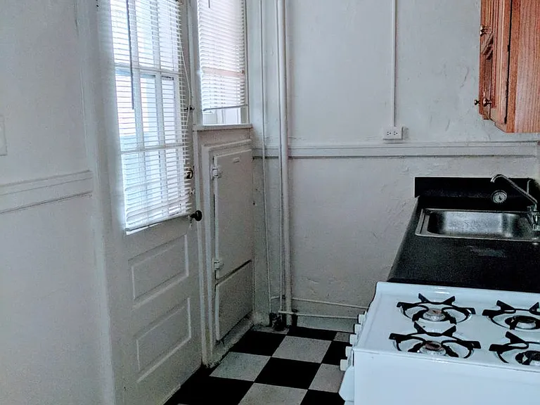 1128 W. Grace St.* — Photo 122