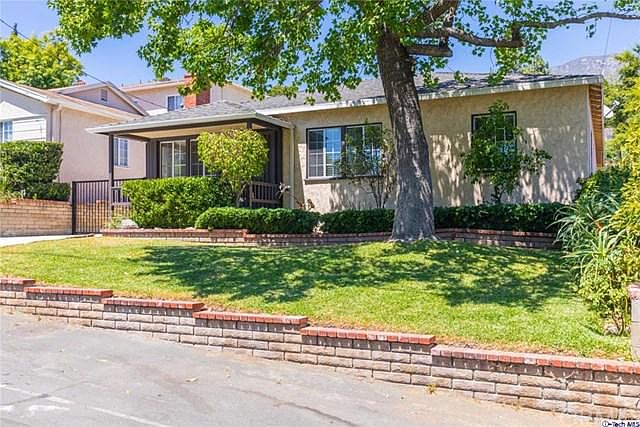 1st image of 3321 Los Olivos Ln