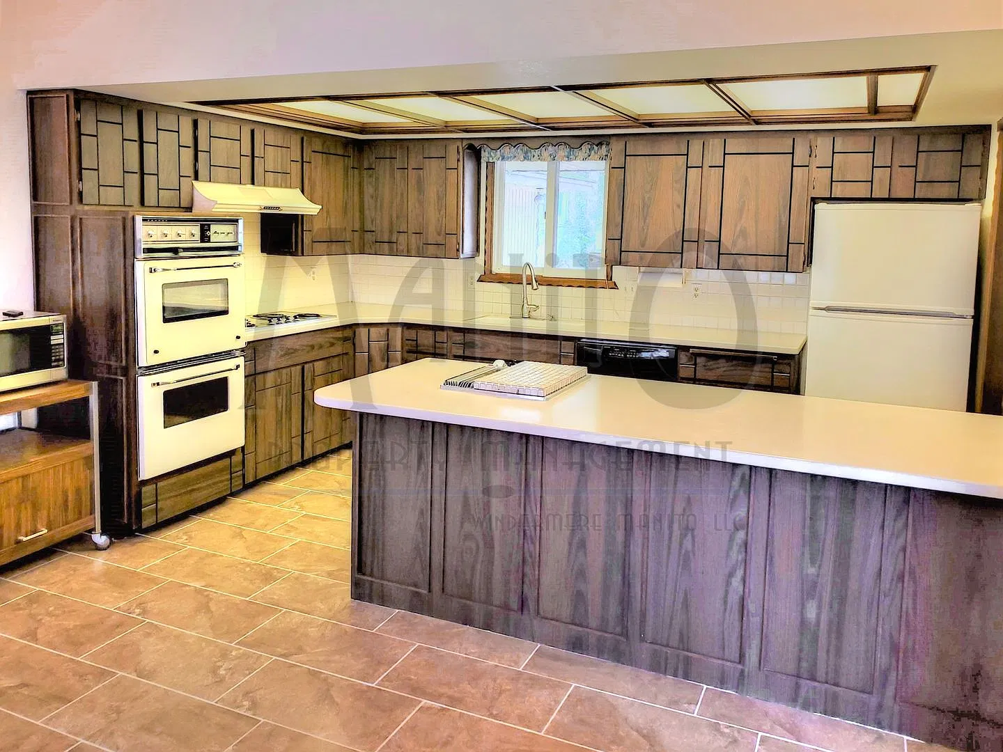 **Coming Soon** Incredible Lake Views — Photo 4