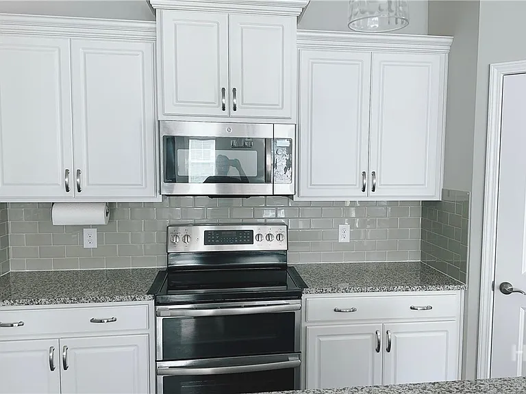 604 Majestic Dr — Photo 6