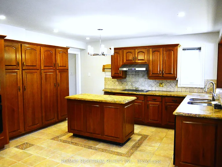 1998 Green Ln E — Photo 13