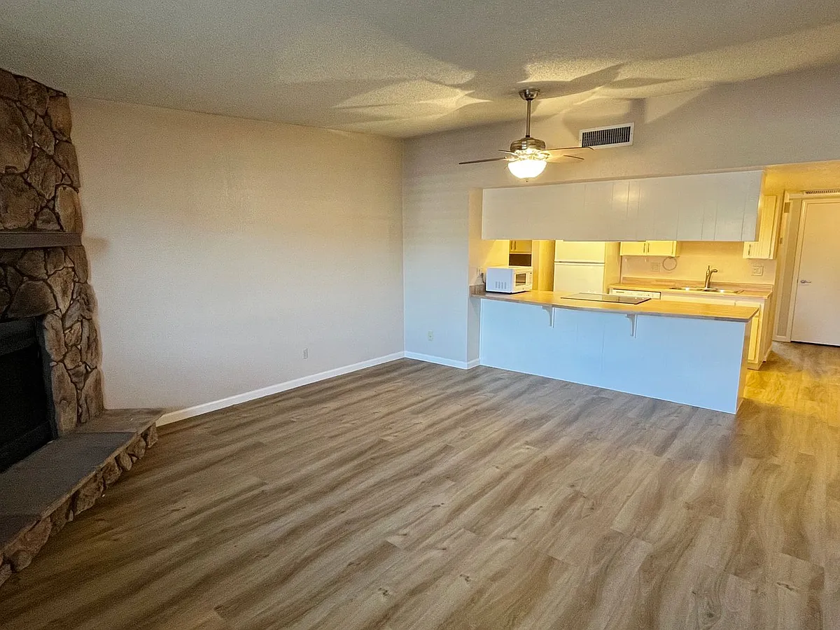 Building Photo - 130 Castle Rock Rd #52