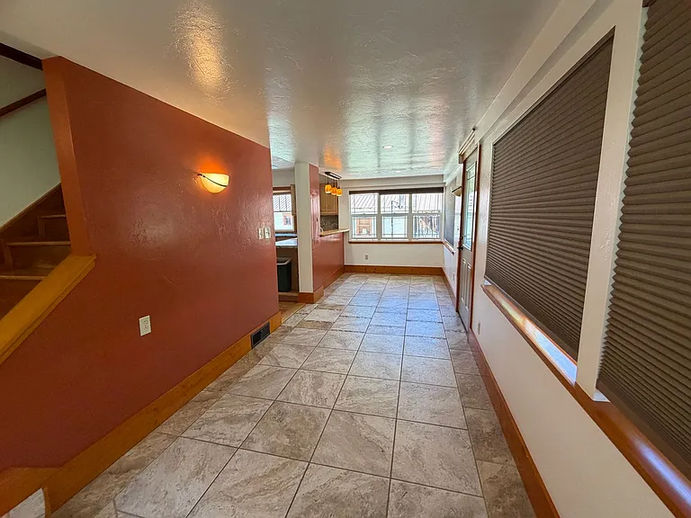 1447 W 3rd Ave — Photo 19