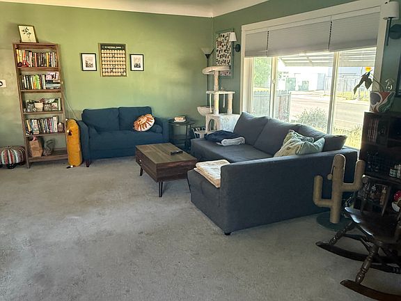 3rd image of 1010 Eleanor Ave