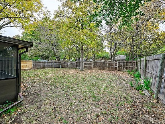 4th image of 1607 Cambridge Dr