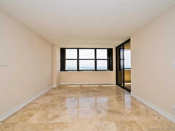 4th image of 2555 Collins Ave Ph 208