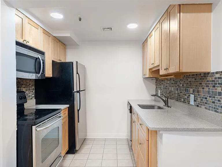135 Garden St #4 — Photo 9