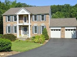 8911 Magnolia Ridge Rd, Fairfax Station, VA 22039