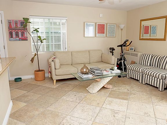 3rd image of 1212 W Balboa Blvd APT B