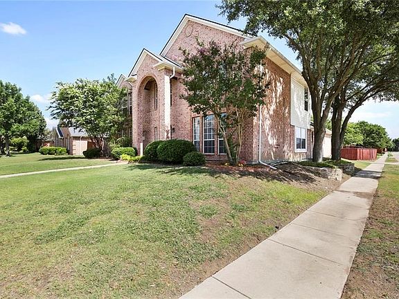 3rd image of 11909 Wildwood Ln