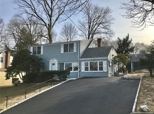 1520 Raleigh Rd, Mamaroneck, NY 10543