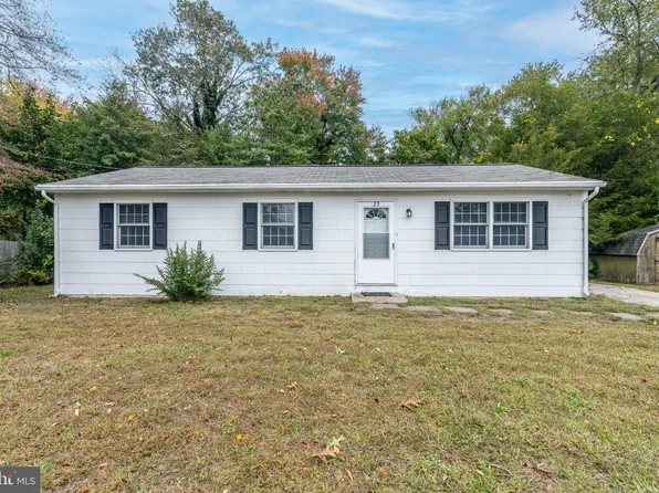 23 W Shore Dr, Southampton, NJ 08088