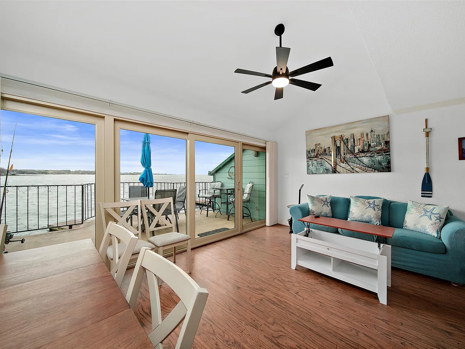 2 bed, 2.0 bath, 1100 sqft, $2,200 — Photo 4