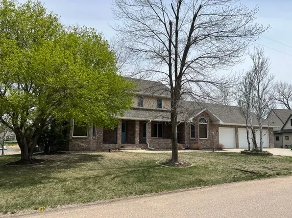 52 Sonja Dr, Doniphan, NE 68832