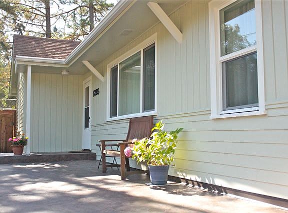 Cute and new ALL around!