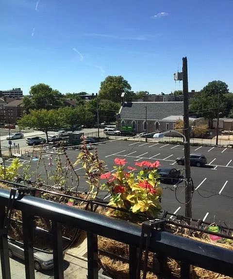 329 N State St — Photo 2