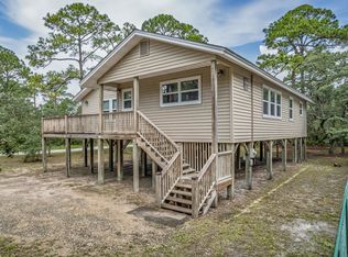 26 Riverview Rd, Panacea, FL 32346