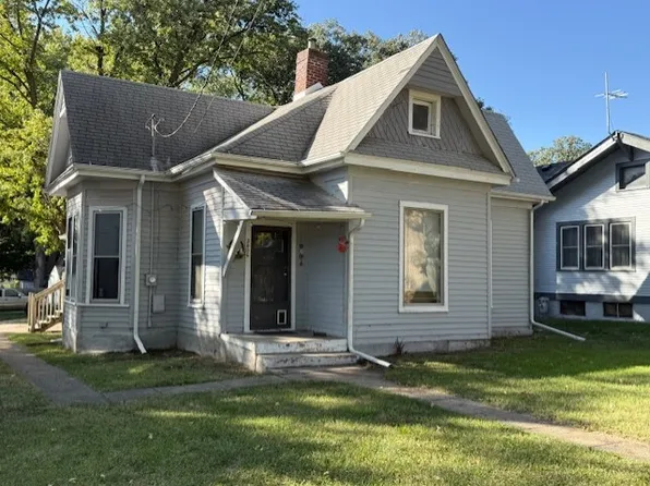 3806 12th St, Des Moines, IA 50313