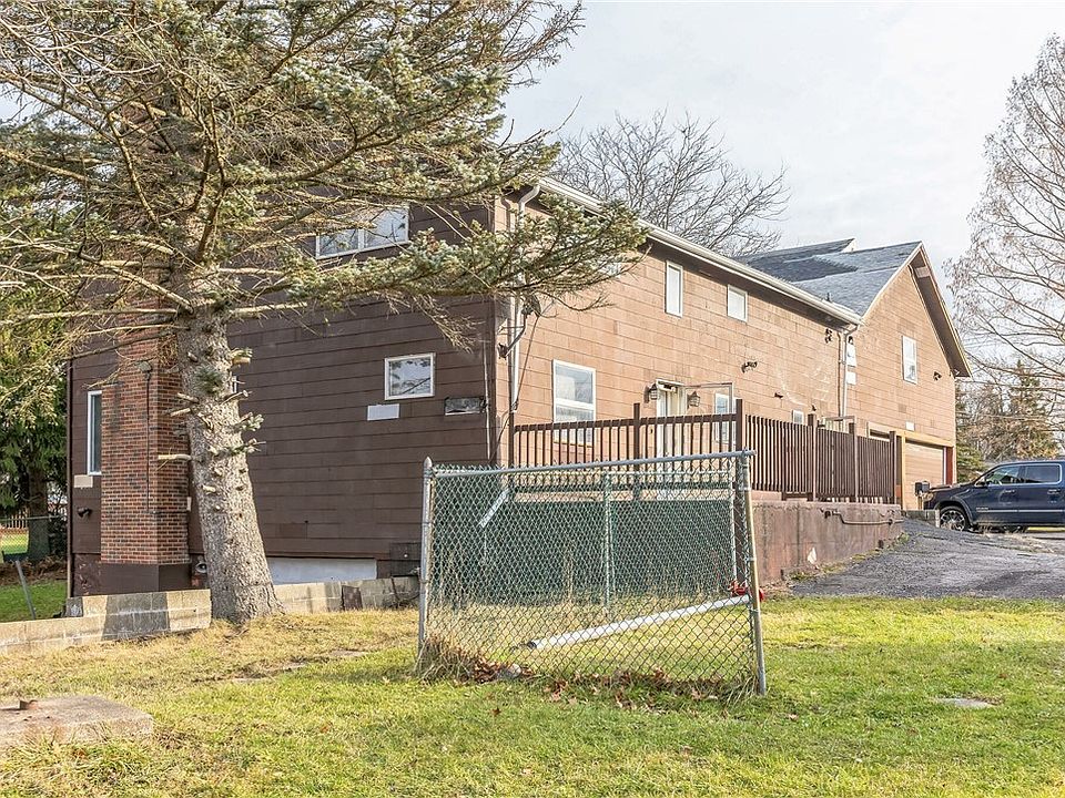 1st image of 6 E And West Ave