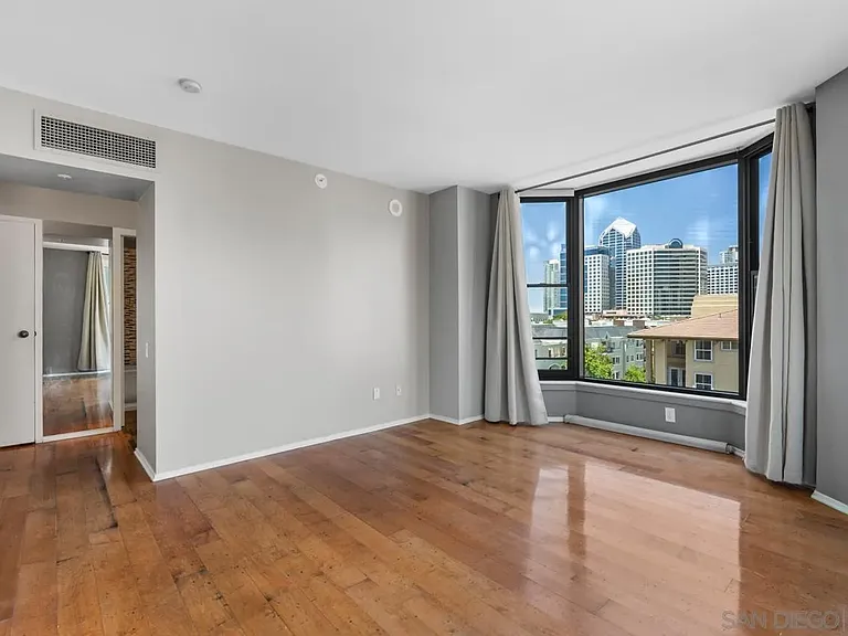 500 W Harbor Dr #714 — Photo 25