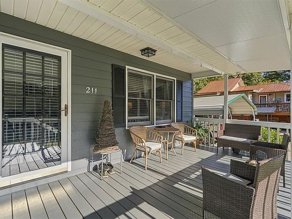3rd image of 211 Cedar Ridge Dr