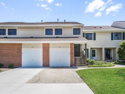 1073 Hidden Lake Dr, Buffalo Grove, IL, 60089