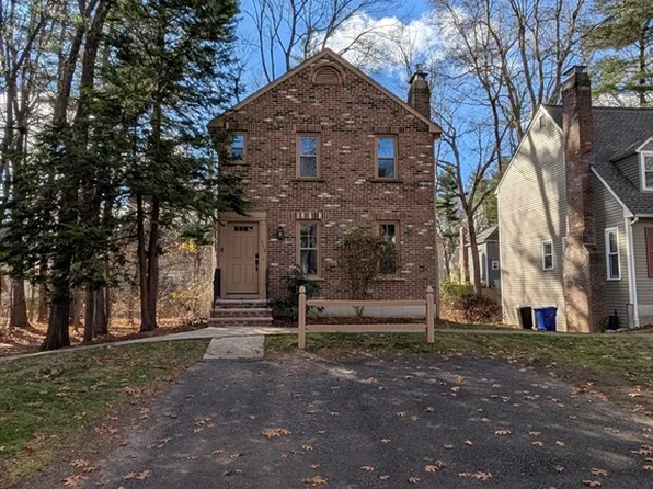 330 Wellman Ave, North Chelmsford, MA 01863