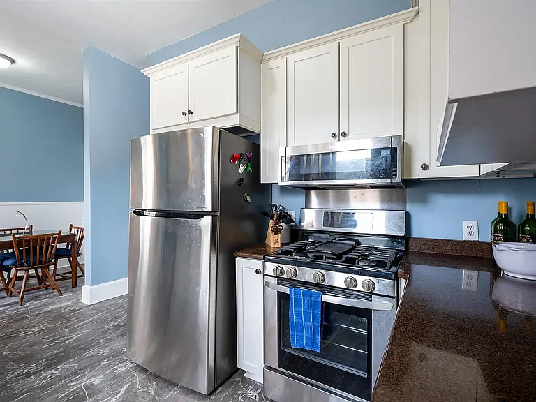 1347 Harbert Ave — Photo 10