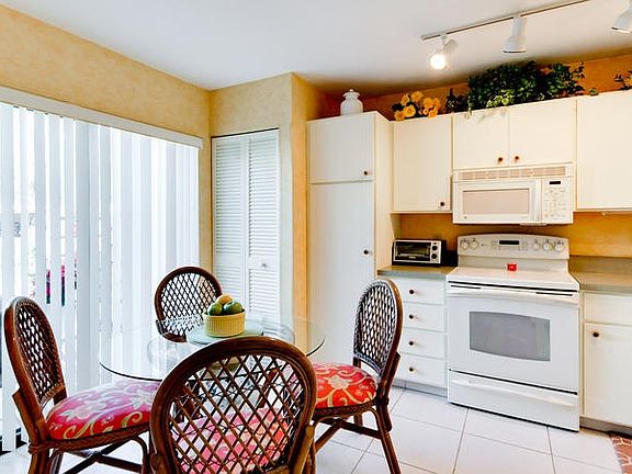 4th image of 250 Sherwood Dr #250