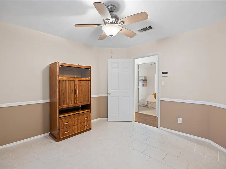 417 Sky Harbour Ct — Photo 13