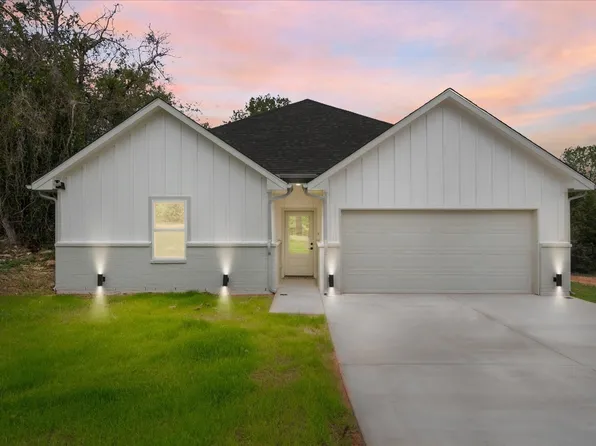804 Pawnee Trl, Granbury, TX 76048