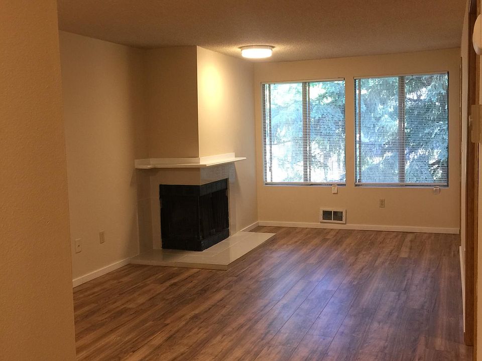 1st image of 8325 128th Ave NE #305