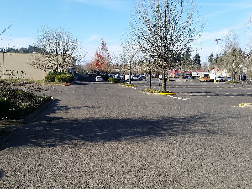 2nd image of 17112 SE Powell Blvd