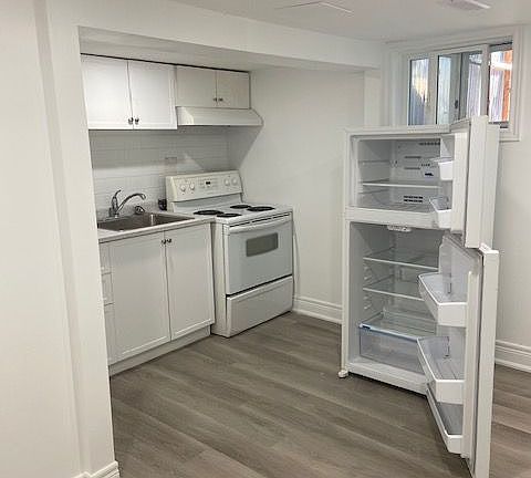3rd image of 504 Caledonia Rd #Basement