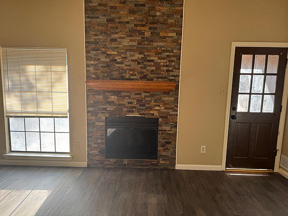 4th image of 211 Douglas Dr