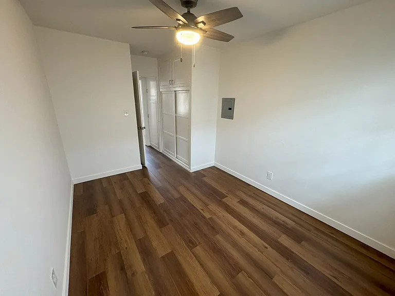 5058-68 Santa Monica Ave — Photo 13