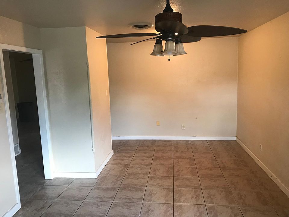 1st image of 1204 Sproles Dr
